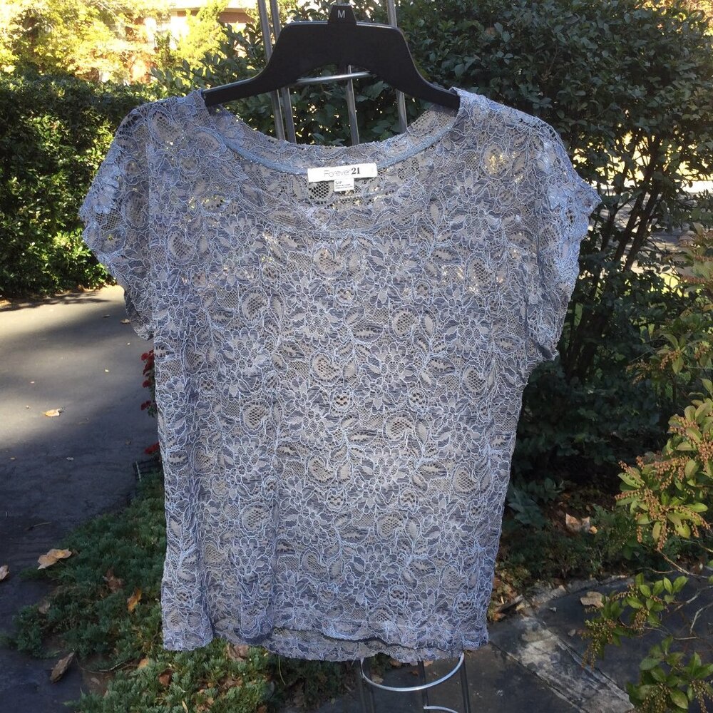 Forever 21 Gray Lace Short Sleeve  Tee
